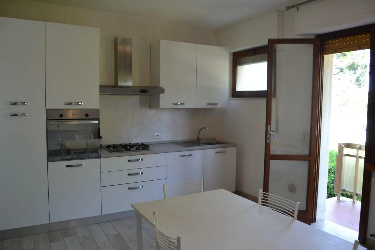 Stella Marina Apartament Villa Tirrenia 0*,  Italy